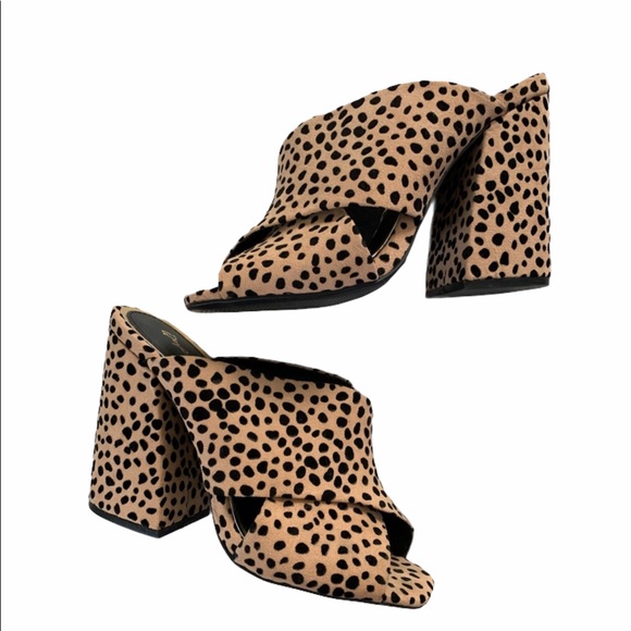 Qupid Shoes - Like New Chunky Cheetah Print Heel